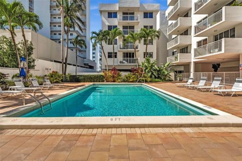 Купить кондоминиум в Майами-Бич, Флорида 2 спальни, 69.86м2, № 2060311 - фото 24