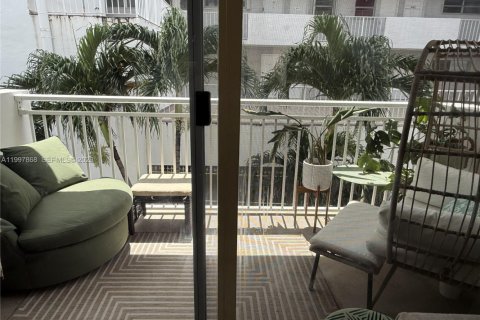 Купить кондоминиум в Майами-Бич, Флорида 2 спальни, 69.86м2, № 2060311 - фото 21
