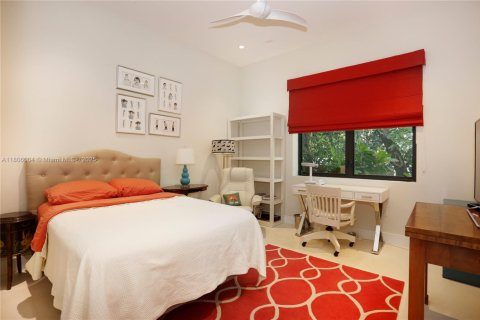 House in Coral Gables, Florida 6 bedrooms, 433.11 sq.m. № 1738973 - photo 27