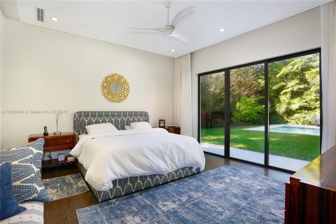 House in Coral Gables, Florida 6 bedrooms, 433.11 sq.m. № 1738973 - photo 16