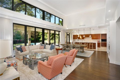 House in Coral Gables, Florida 6 bedrooms, 433.11 sq.m. № 1738973 - photo 3