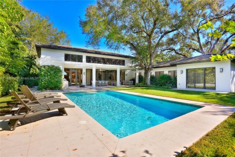 House in Coral Gables, Florida 6 bedrooms, 433.11 sq.m. № 1738973 - photo 1