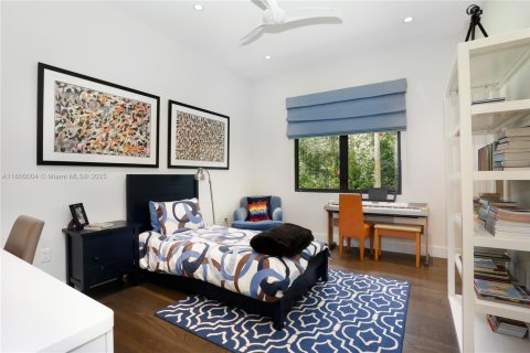 House in Coral Gables, Florida 6 bedrooms, 433.11 sq.m. № 1738973 - photo 23