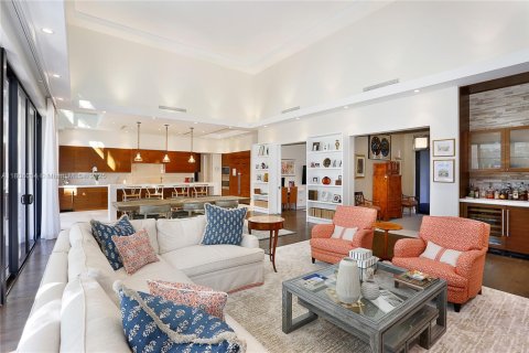 House in Coral Gables, Florida 6 bedrooms, 433.11 sq.m. № 1738973 - photo 4