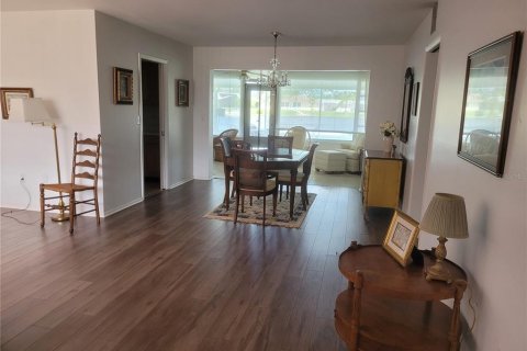 House in Sun City Center, Florida 3 bedrooms, 190.73 sq.m. № 1905905 - photo 5
