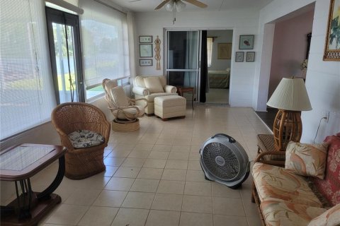 House in Sun City Center, Florida 3 bedrooms, 190.73 sq.m. № 1905905 - photo 8
