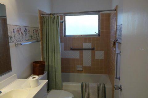 House in Sun City Center, Florida 3 bedrooms, 190.73 sq.m. № 1905905 - photo 14