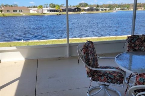 House in Sun City Center, Florida 3 bedrooms, 190.73 sq.m. № 1905905 - photo 19