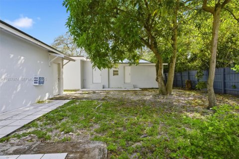 Villa ou maison à louer à Miami, Floride: 3 chambres, 157.93 m2 № 1988140 - photo 15