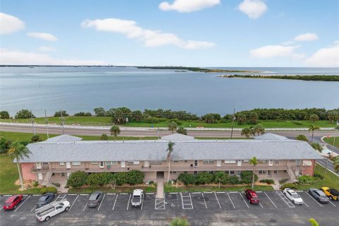 Condominio en venta en Dunedin, Florida, 2 dormitorios, 96.62 m2 № 1902079 - foto 1