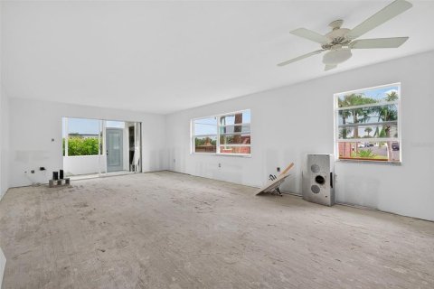 Condominio en venta en Dunedin, Florida, 2 dormitorios, 96.62 m2 № 1902079 - foto 4