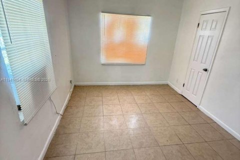 Снять в аренду виллу или дом в Майами, Флорида 2 спальни, 128.02м2, № 1998918 - фото 10