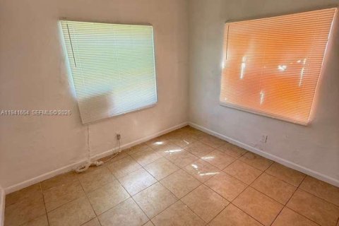 Снять в аренду виллу или дом в Майами, Флорида 2 спальни, 128.02м2, № 1998918 - фото 9