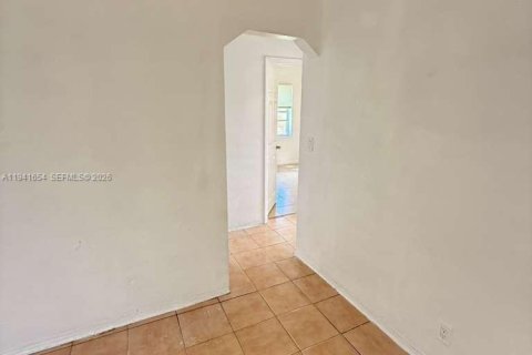 Снять в аренду виллу или дом в Майами, Флорида 2 спальни, 128.02м2, № 1998918 - фото 7