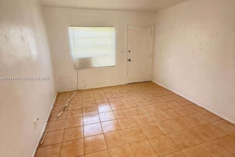 Снять в аренду виллу или дом в Майами, Флорида 2 спальни, 128.02м2, № 1998918 - фото 11