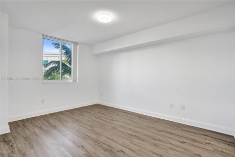 Condo in Plantation, Florida, 2 bedrooms  № 1953549 - photo 12