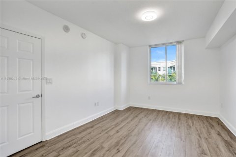 Condo in Plantation, Florida, 2 bedrooms  № 1953549 - photo 11