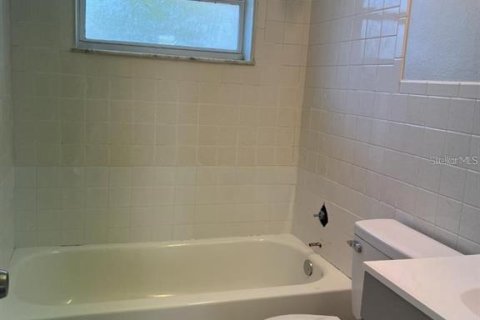 House in Port Richey, Florida 3 bedrooms, 112.04 sq.m. № 1908555 - photo 15