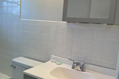 Casa en alquiler en Port Richey, Florida, 3 dormitorios, 112.04 m2 № 1908555 - foto 8