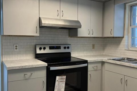 Casa en alquiler en Port Richey, Florida, 3 dormitorios, 112.04 m2 № 1908555 - foto 4
