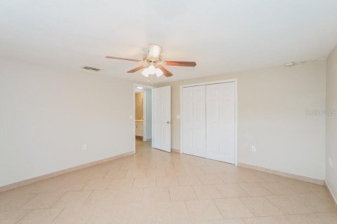 Villa ou maison à louer à New Port Richey, Floride: 3 chambres, 116.31 m2 № 2391132 - photo 10