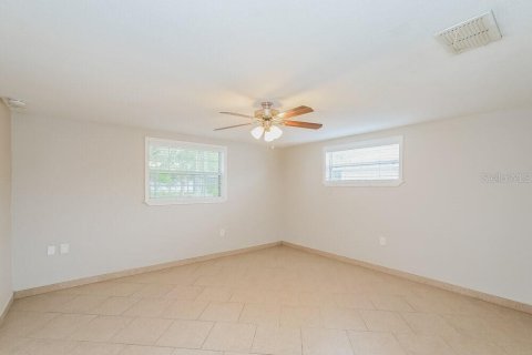 Villa ou maison à louer à New Port Richey, Floride: 3 chambres, 116.31 m2 № 2391132 - photo 9