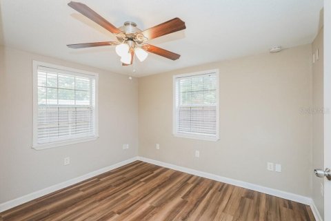 Villa ou maison à louer à New Port Richey, Floride: 3 chambres, 116.31 m2 № 2391132 - photo 11