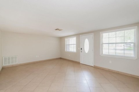 Villa ou maison à louer à New Port Richey, Floride: 3 chambres, 116.31 m2 № 2391132 - photo 3