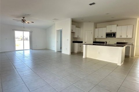 House in Wimauma, Florida 4 bedrooms, 171.03 sq.m. № 2115320 - photo 5