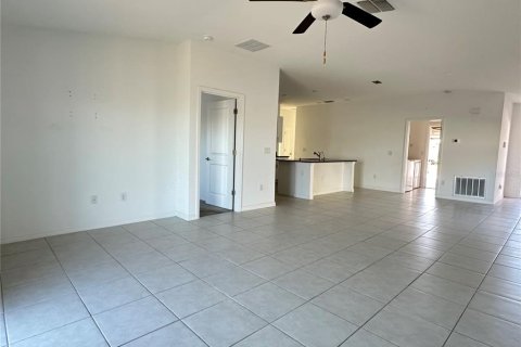 House in Wimauma, Florida 4 bedrooms, 171.03 sq.m. № 2115320 - photo 9