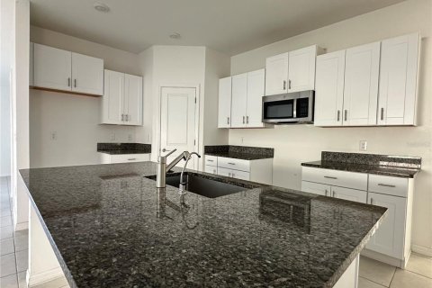 House in Wimauma, Florida 4 bedrooms, 171.03 sq.m. № 2115320 - photo 6