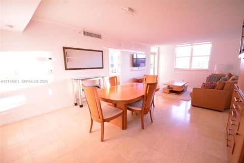 Copropriété à vendre à Hollywood, Floride: 2 chambres, 108.7 m2 № 2439368 - photo 4