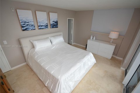 Copropriété à vendre à Hollywood, Floride: 2 chambres, 108.7 m2 № 2439368 - photo 9