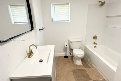 Villa ou maison à louer à Miami, Floride: 4 chambres, 100.33 m2 № 2019921 - photo 15