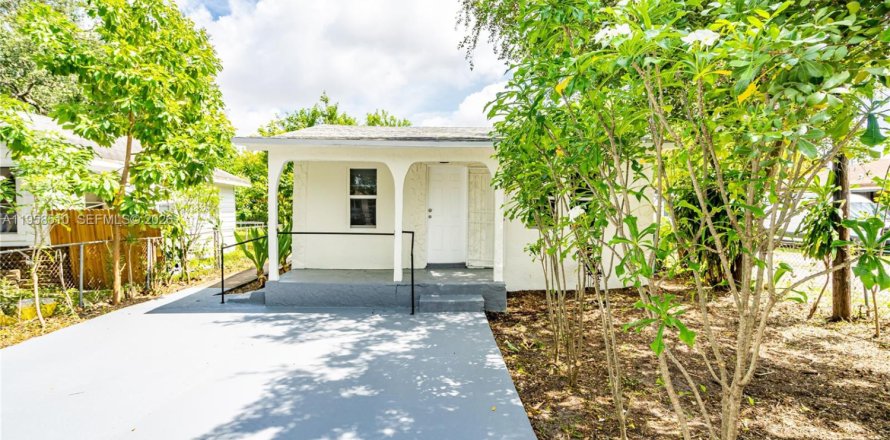 Villa ou maison à Miami, Floride 4 chambres, 100.33 m2 № 2019921