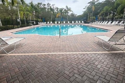 Townhouse in Fort Myers, Florida 3 bedrooms, 180.04 sq.m. № 1905329 - photo 23
