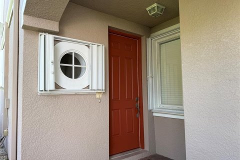 Townhouse in Fort Myers, Florida 3 bedrooms, 180.04 sq.m. № 1905329 - photo 4