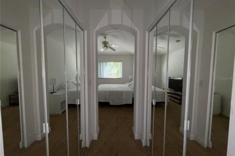 Townhouse in Fort Myers, Florida 3 bedrooms, 180.04 sq.m. № 1905329 - photo 15