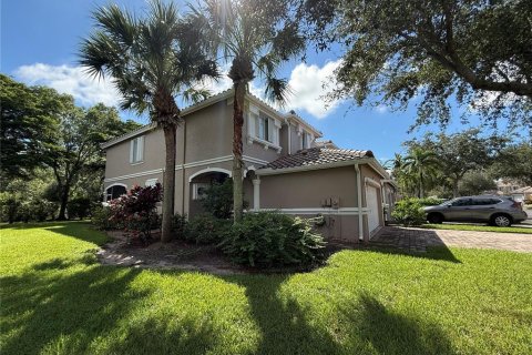 Townhouse in Fort Myers, Florida 3 bedrooms, 180.04 sq.m. № 1905329 - photo 3