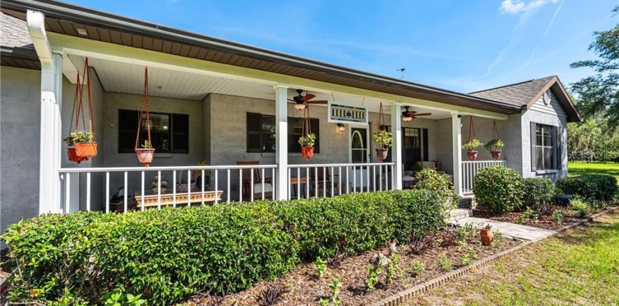 Villa ou maison à Morriston, Floride 5 chambres № 2404436