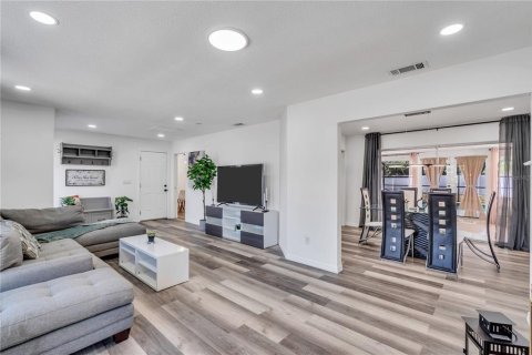 Casa en alquiler en Bradenton, Florida, 4 dormitorios, 186.83 m2 № 917931 - foto 4