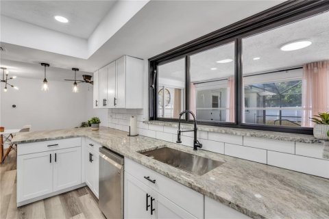 Casa en alquiler en Bradenton, Florida, 4 dormitorios, 186.83 m2 № 917931 - foto 12