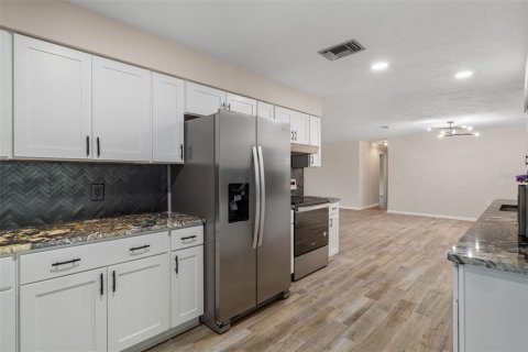 House in Beverly Hills, Florida 2 bedrooms, 163.23 sq.m. № 2222798 - photo 6