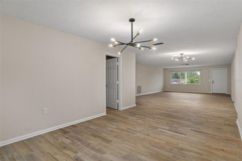 House in Beverly Hills, Florida 2 bedrooms, 163.23 sq.m. № 2222798 - photo 15