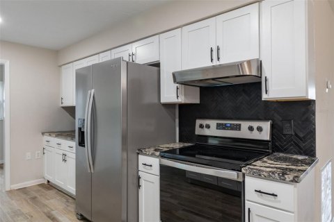House in Beverly Hills, Florida 2 bedrooms, 163.23 sq.m. № 2222798 - photo 8