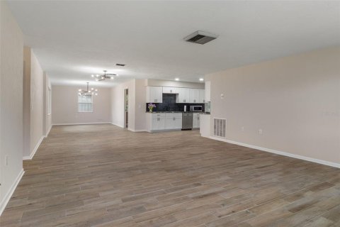House in Beverly Hills, Florida 2 bedrooms, 163.23 sq.m. № 2222798 - photo 10