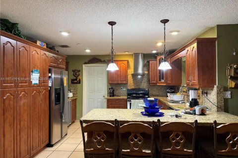 Villa ou maison à vendre à Miami, Floride: 4 chambres, 282.79 m2 № 1942201 - photo 11