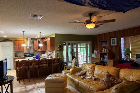 Villa ou maison à vendre à Miami, Floride: 4 chambres, 282.79 m2 № 1942201 - photo 10