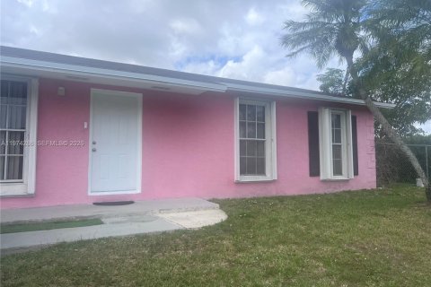 Casa en Homestead, Florida 3 dormitorios, 132.85 m2 № 2044581