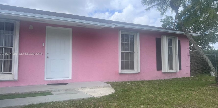 Casa en Homestead, Florida 3 dormitorios, 132.85 m2 № 2044581
